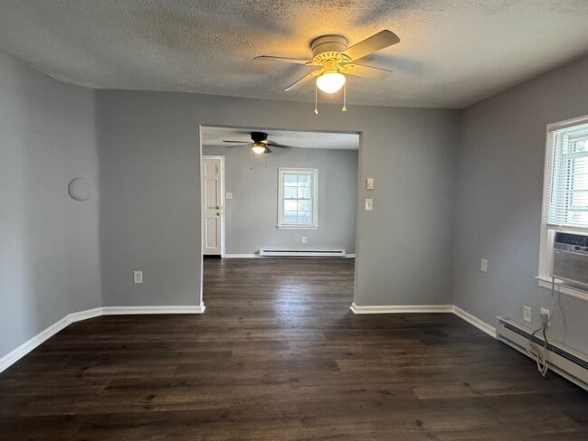 Building Photo - 1211 Wall Ave