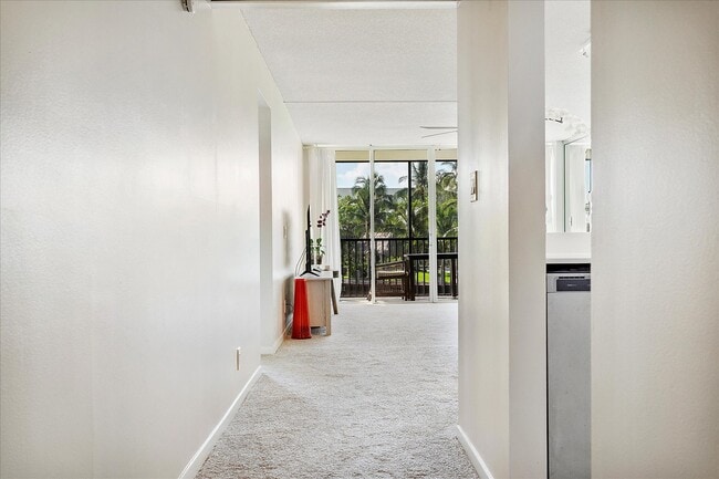 Building Photo - 13 Royal Palm Way