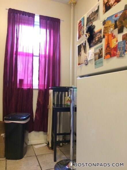 Building Photo - 107 Gordon St