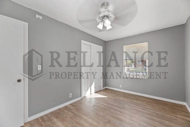 Building Photo - 2231 S Hiram St