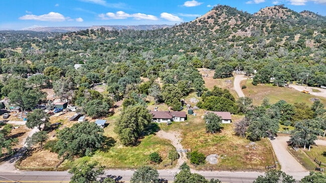 Building Photo - 31331 Auberry Rd