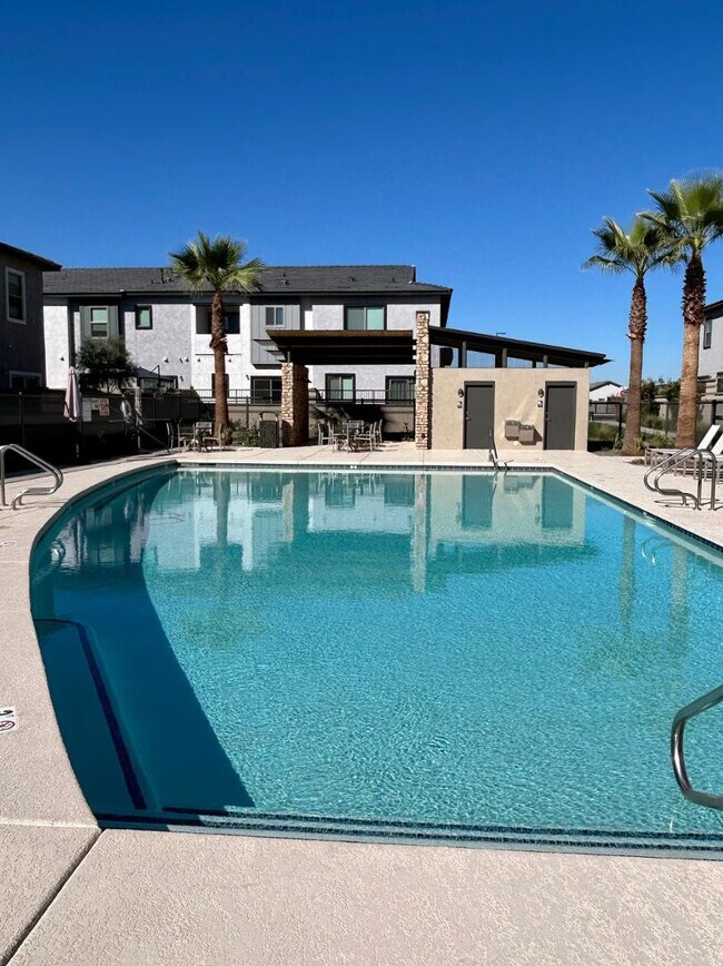 Building Photo - 7508 S 75th Dr