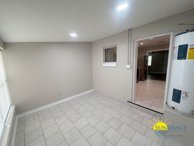 Building Photo - Charming 2 Bedroom Unit in Niceville!