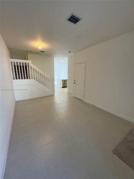 Building Photo - 144 SW 184th Way
