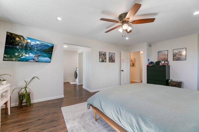 Building Photo - 645 US-12