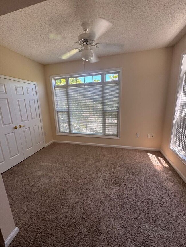 Building Photo - Avera - Ascot