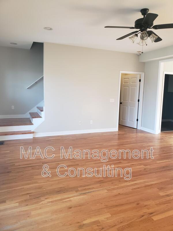 Building Photo - 1028 Nottingham Dr