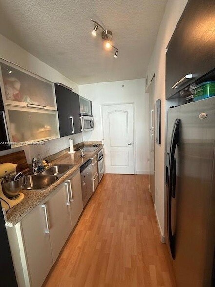 Building Photo - 500 NE 29th St