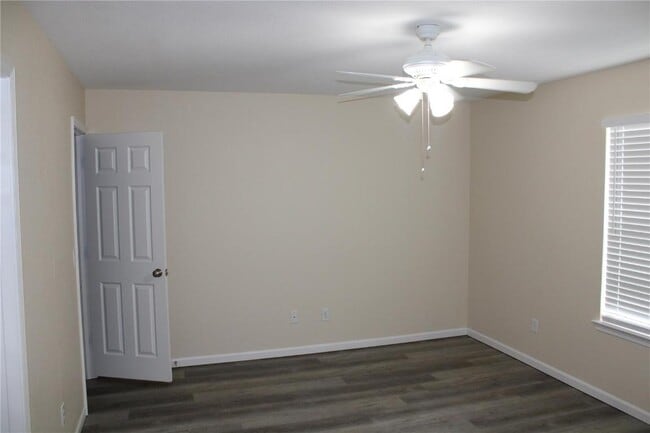 Building Photo - 815 Woodside Creek Dr