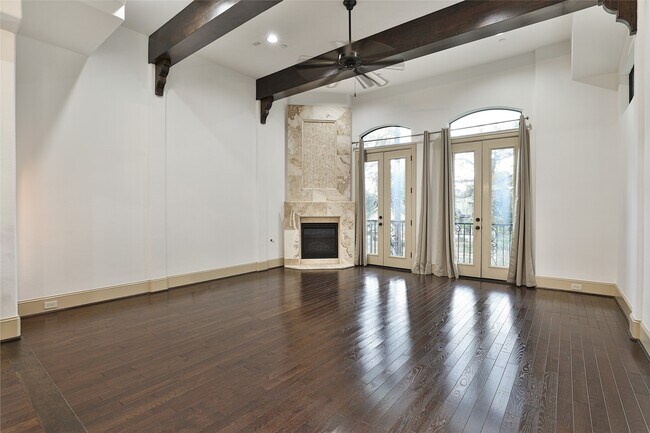 Building Photo - 1805 W 24th St