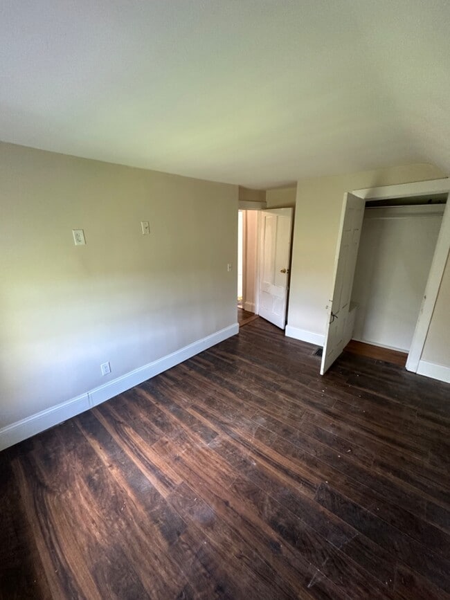 Building Photo - 161 Walnut St