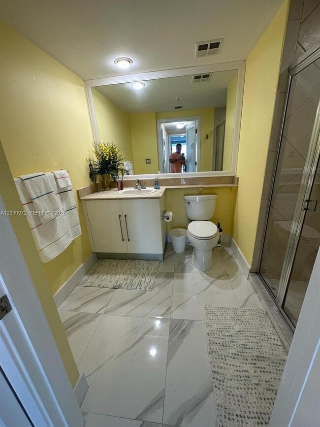 Building Photo - 325 S Biscayne Blvd