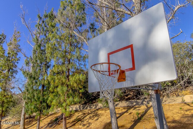 Building Photo - 5744 Oak Bend Ln