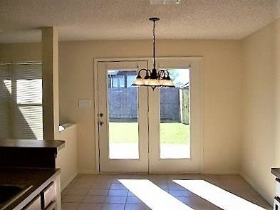 Building Photo - 300 Oxford Dr