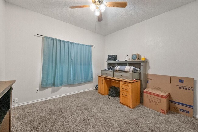 Building Photo - Quiet Cedar Hill Duplex on a Cul-d-sac