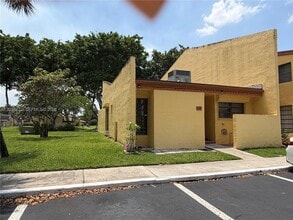 Building Photo - 1540 NW 93rd Ave