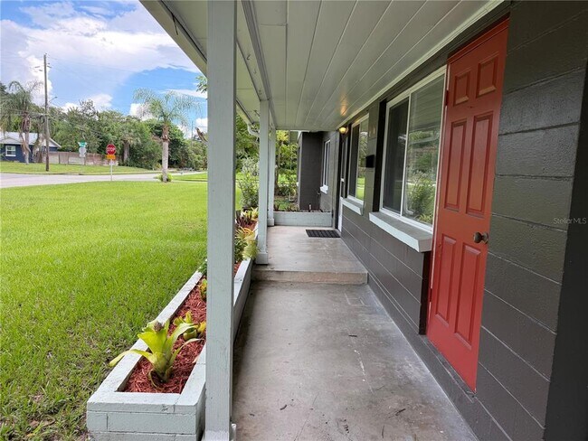 Building Photo - 710 Winthrop Pl