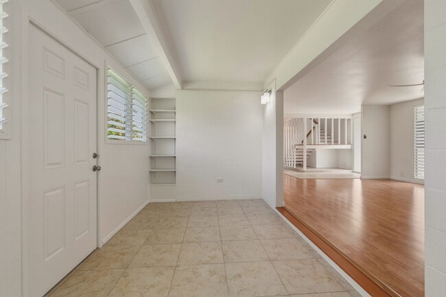 Building Photo - Spacious Aikahi Loop House in Kailua