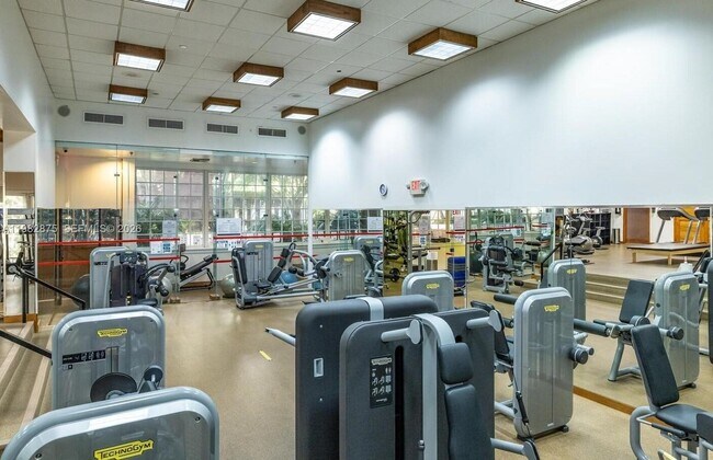 Building Photo - 1000 Quayside Terrace