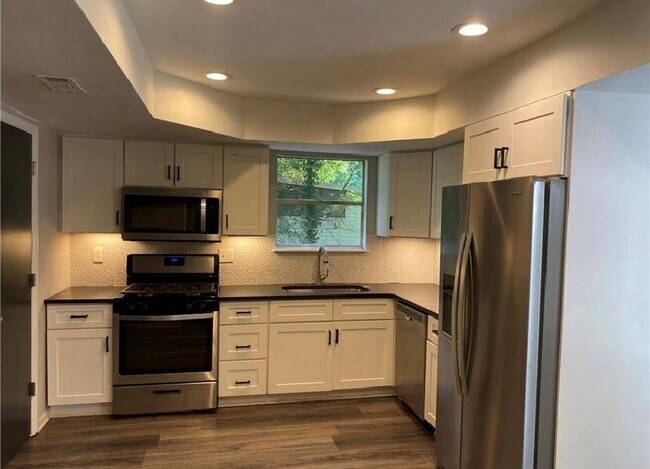 Building Photo - 2675 Wildflower Ln SW