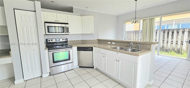 Building Photo - 21460 SW 90th Ct