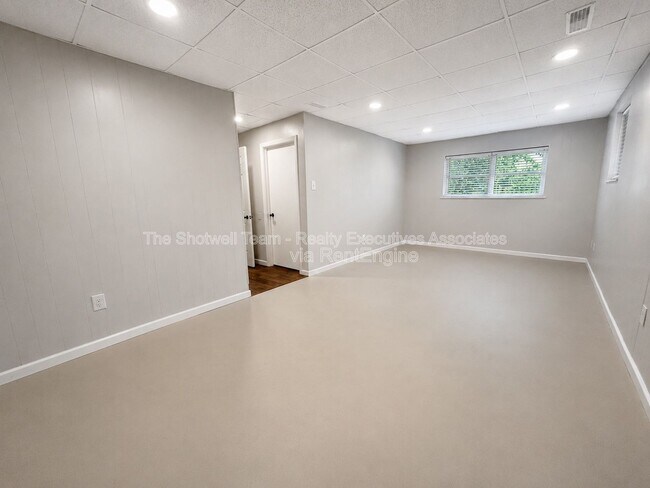 Building Photo - 6814 Trousdale Rd NW