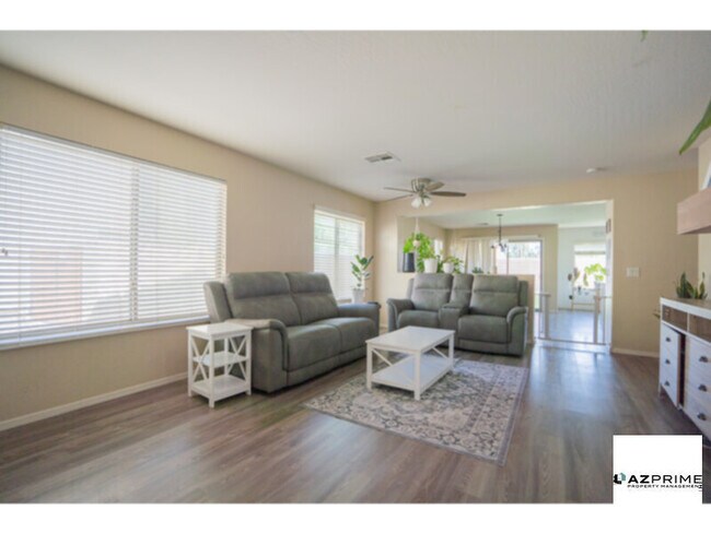 Building Photo - Fall in love with this charming 3/2 rental home in a peaceful and well-kept neighborhood in the West