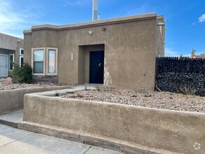 Building Photo - **MOVE IN READY** Beautiful Three-Bedroom ...