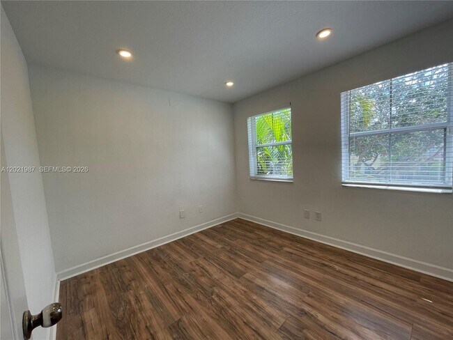 Building Photo - 3510 SW 170th Ave