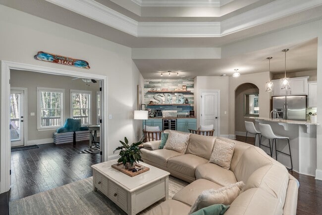 Building Photo - 187 Tropical Breeze Dr