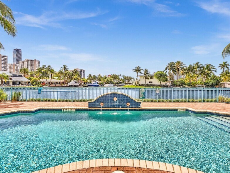 Building Photo - 201 Golden Isles Dr