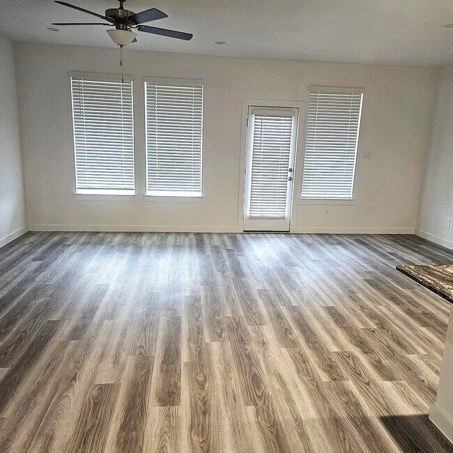 Building Photo - 10607 Hadley Pk Trl
