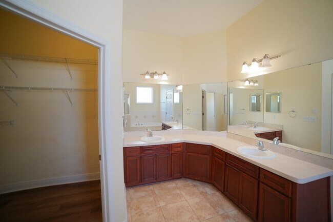 Building Photo - 1155 Sandler Ridge Rd