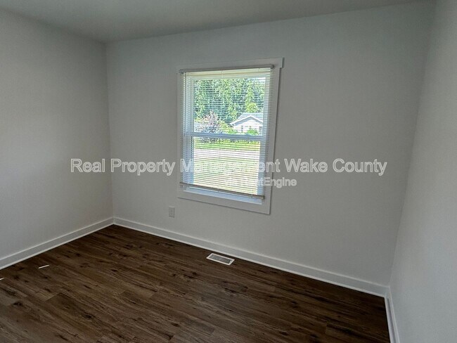 Building Photo - 2325 Quartz Ct