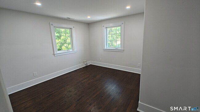 Building Photo - 38 Poe Ct