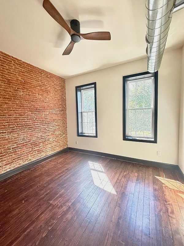 Building Photo - 709 N Duke St