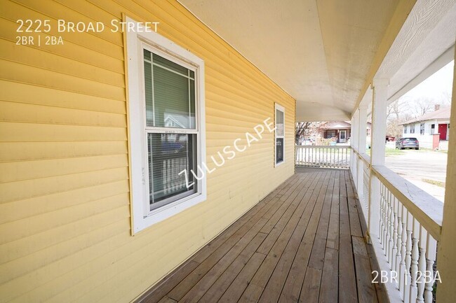 Building Photo - 2225 Broad St