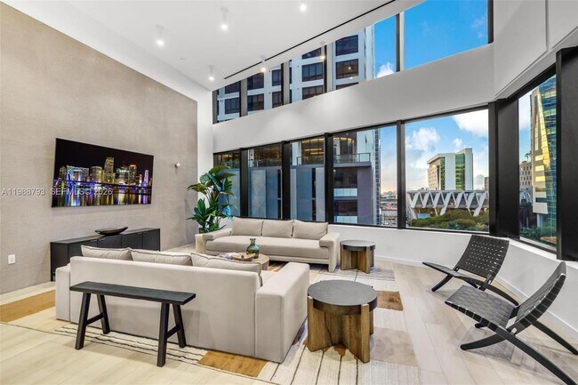 Building Photo - 225 N Miami Ave