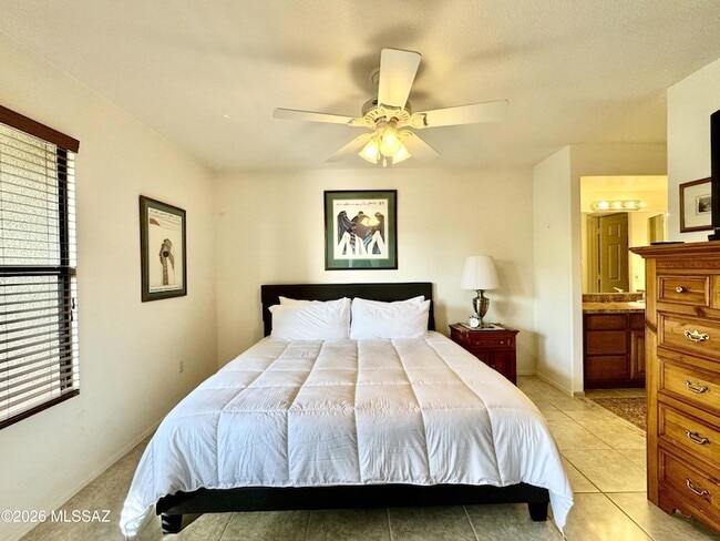 Building Photo - 5855 N Kolb Rd