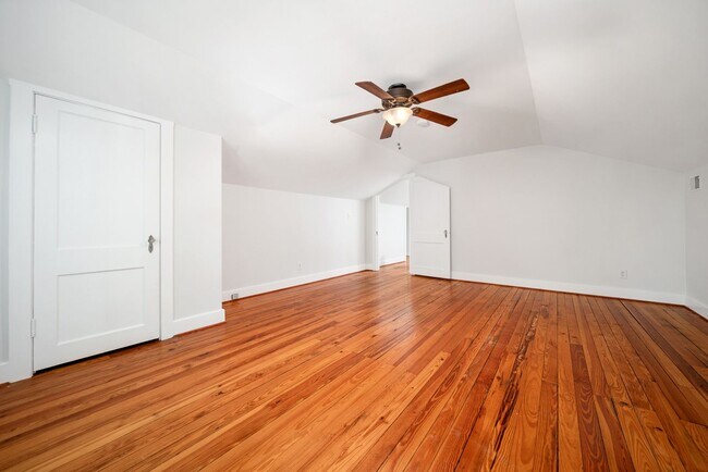 Building Photo - Charming 3BE/2BA cottage in a great location of Belmont-Hillsboro!