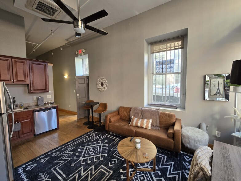 Building Photo - 114 Virginia St