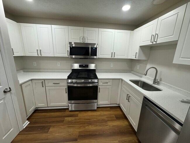 Building Photo - 9028 Constant Course