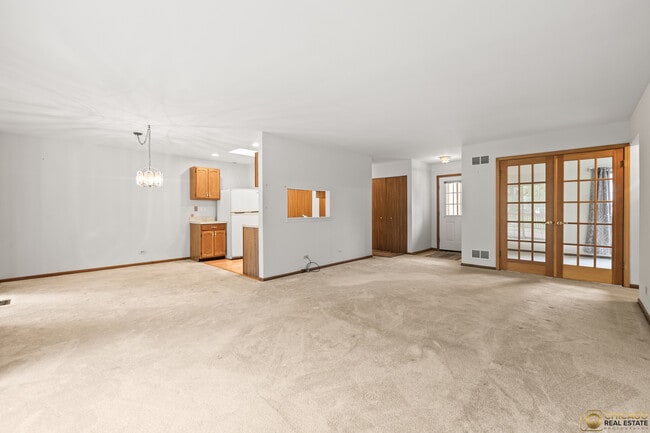 Building Photo - 1174 Hyannis Cir