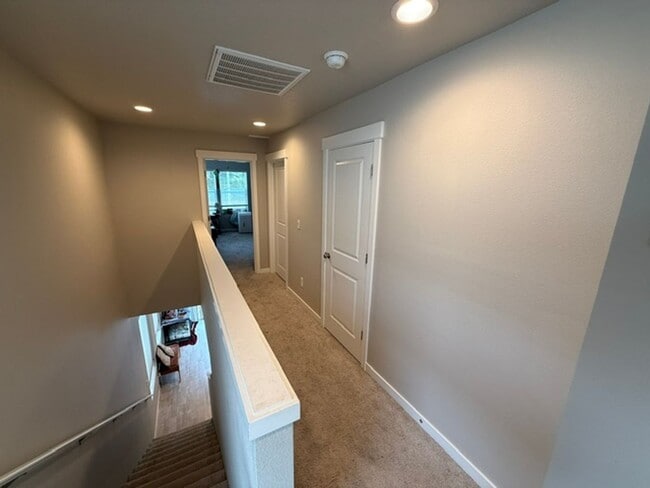 Building Photo - 5745 NW Torchcrest Pl