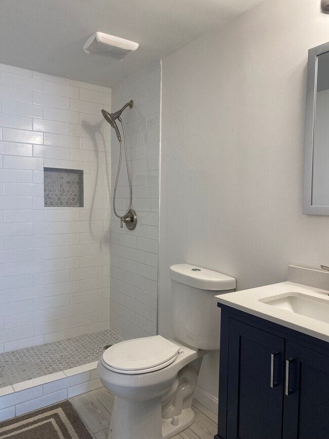 Building Photo - 24 Huxley Ave