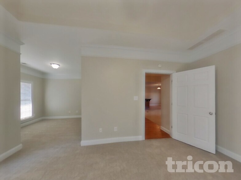 Building Photo - 400 Tomahawk Tr