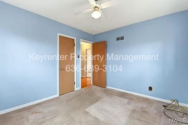Building Photo - Spacious Updated 3-Bedroom Home in Prime Location
