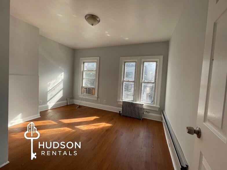 Building Photo - 56 Jewett Ave