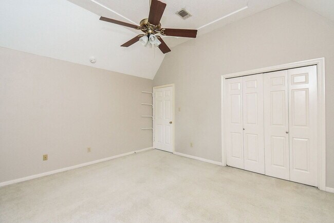 Building Photo - 127 Rush Haven Dr