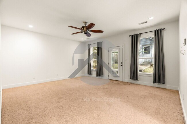 Building Photo - 1615 N Taylor St